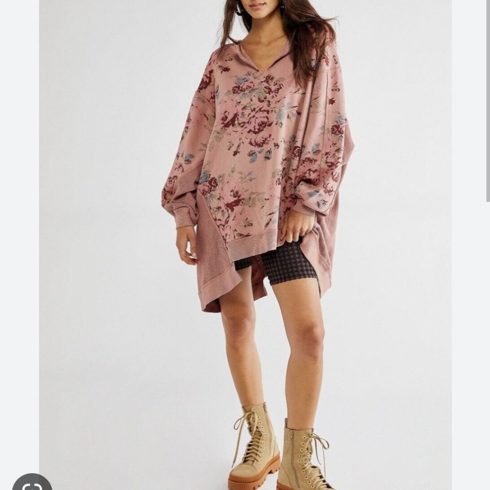 Oversized Rose Sweatshirt